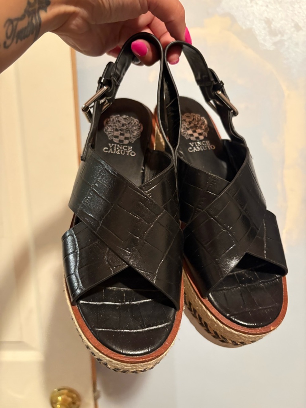 Vince Camuto NWOT Black Leather Platform Sandals Sz. 6.5